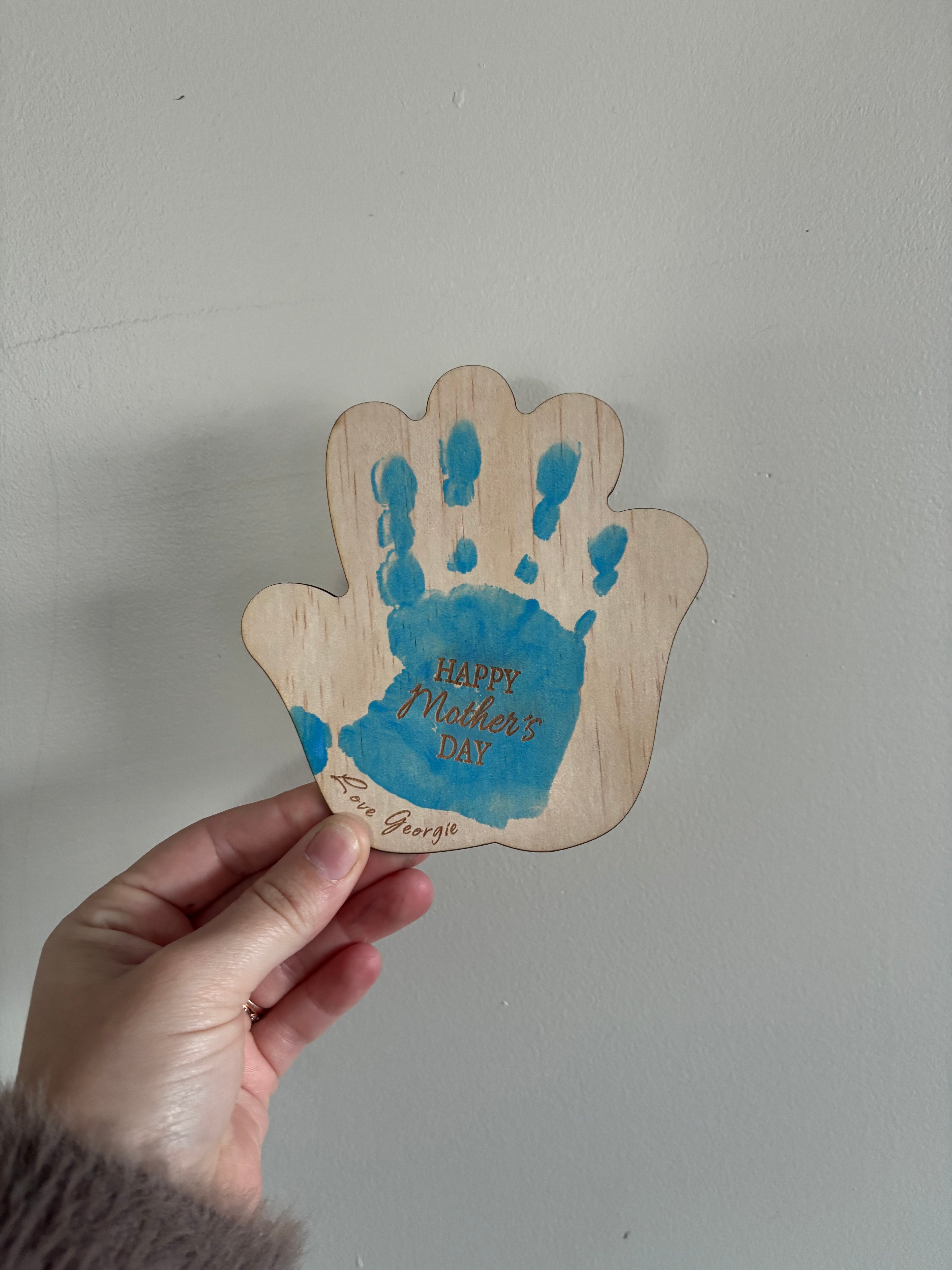 DIY Paint Handprint Plaque